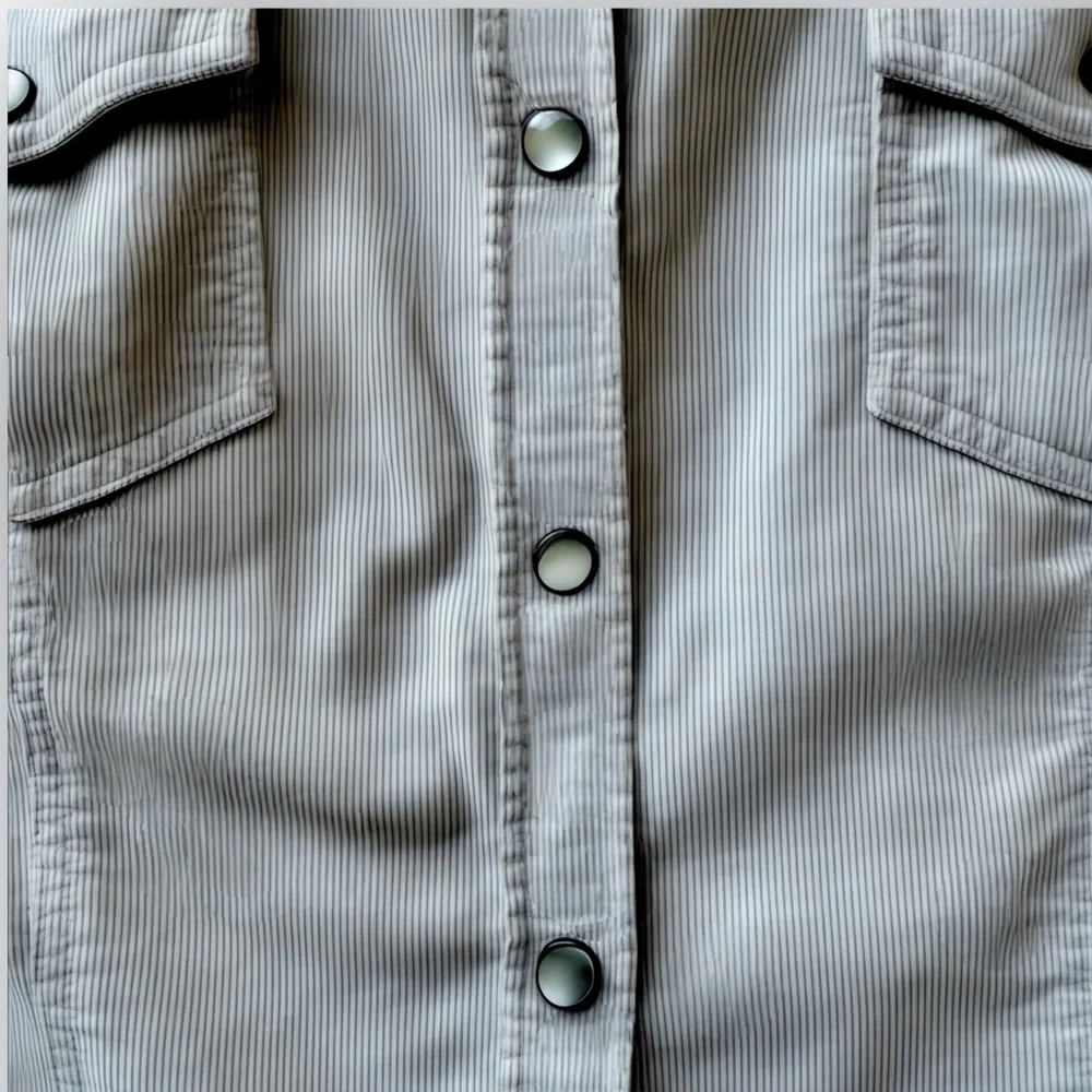 Like New 🌸 J Crew Tan Stretch Corduroy Button-Down Shirt ⭐️ Pearlized Snaps - Picture 12 of 15